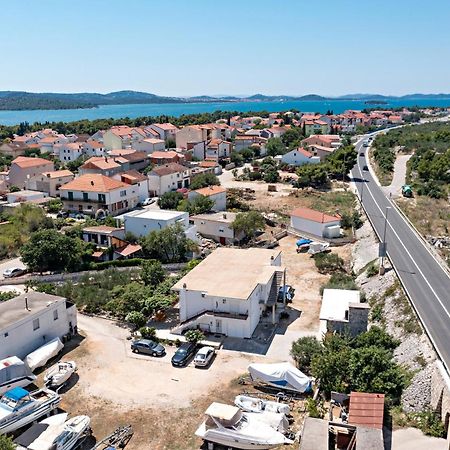 Apartments With A Parking Space Pirovac, Sibenik - 13263 Ngoại thất bức ảnh